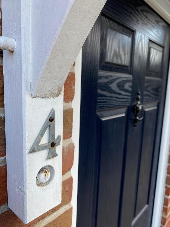 Villa Relaxing Townhouse In The Heart Of Bridport Exterior foto