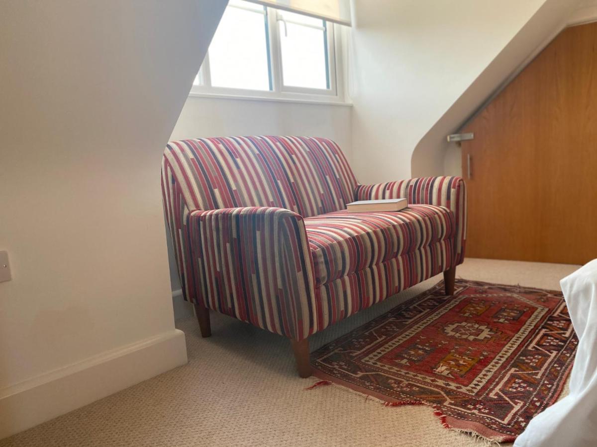 Villa Relaxing Townhouse In The Heart Of Bridport Exterior foto