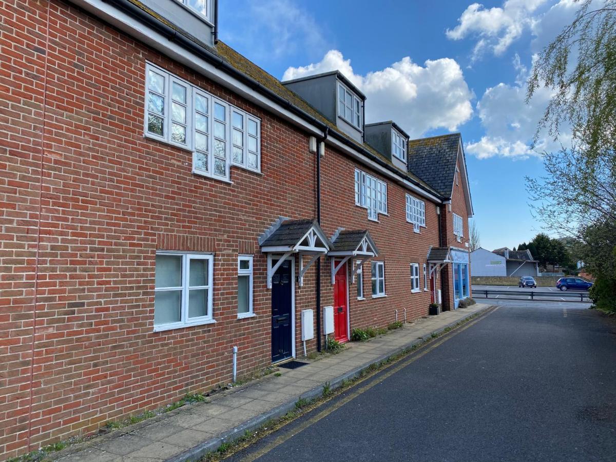 Villa Relaxing Townhouse In The Heart Of Bridport Exterior foto
